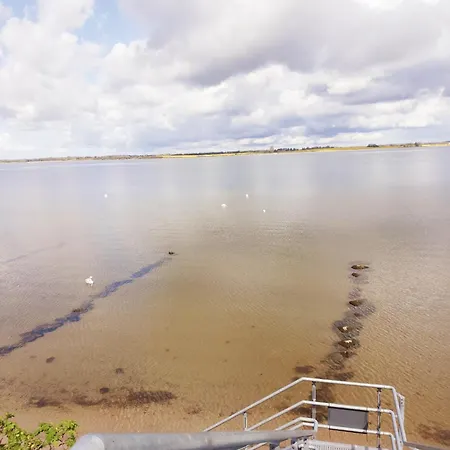 Pomerania Kleine Urlaubsoase Blue Bay Bei Ruegen *