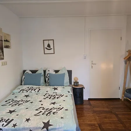 Pomerania Kleine Urlaubsoase Blue Bay Bei Ruegen *